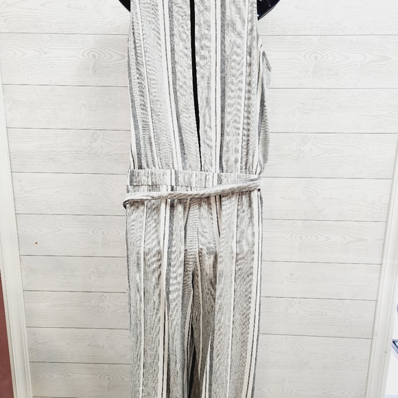 Anthropologie Cloth & Stone Jumpsuit - Picture 7 of 11